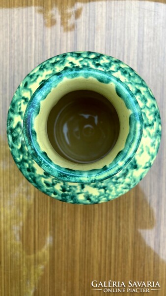 Pond vase rare green-yellow