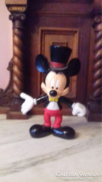Mickey and minnie are mouse figures