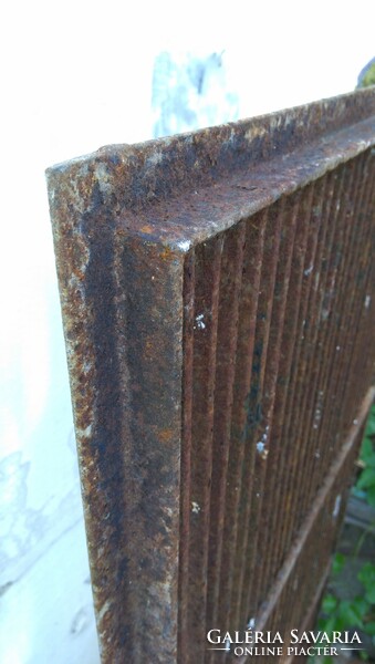 Old used tread made of 53 x 106 cm, 5 mm thick material