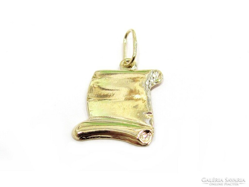 Gold pendant (goat-au109997)