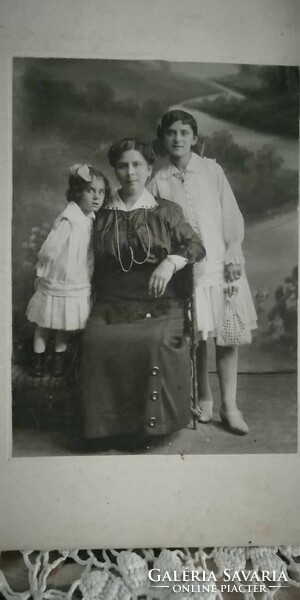 Antik fotó hölgyekről 1916 -ból Kiss József fényképész CSORNA saját házában