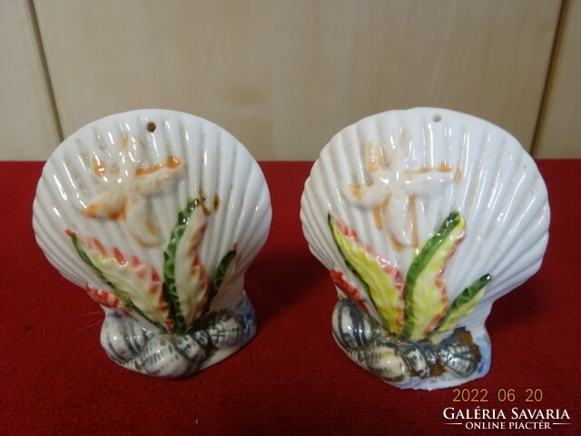 Spanish porcelain, hand-painted salt and pepper shaker. Shell shape, seahorse decoration. He has! Jókai.