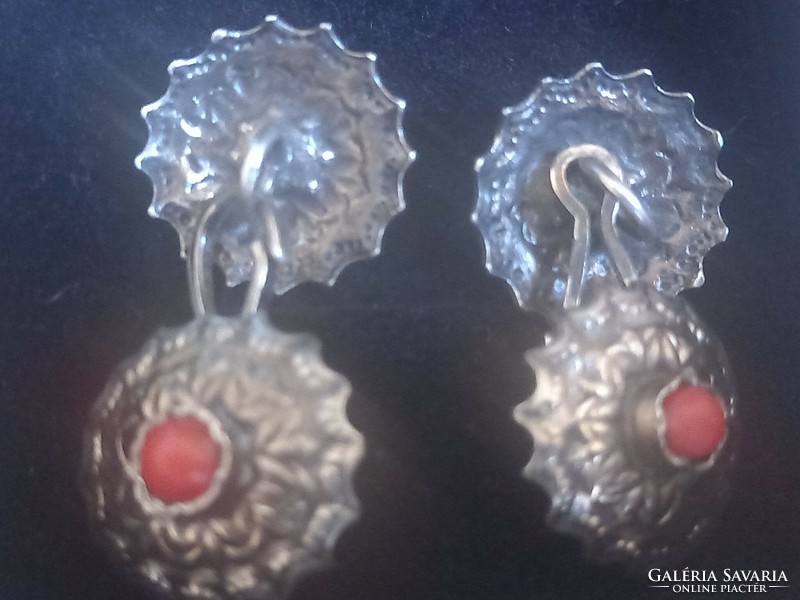 Monarchian women's antique silver cufflinks with pair of noble red corals, antique jewelry
