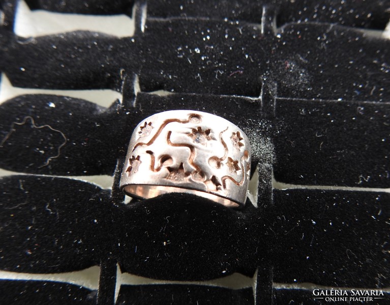 Régi ezüst iparművészeti gyűrű bemélyesztéses aranyozott mintával