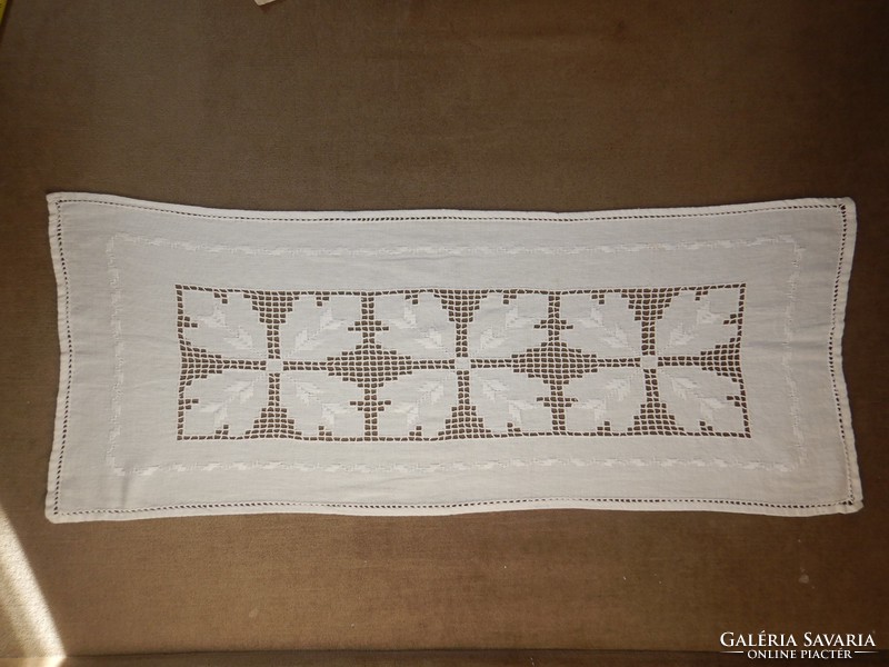 Tablecloths with white embroidery (2 + 1 pieces)