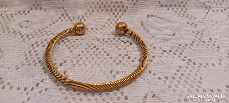 Gold-plated magnetic bracelet
