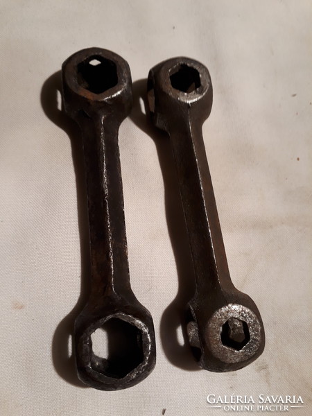 2 marked veteran bicycle tools