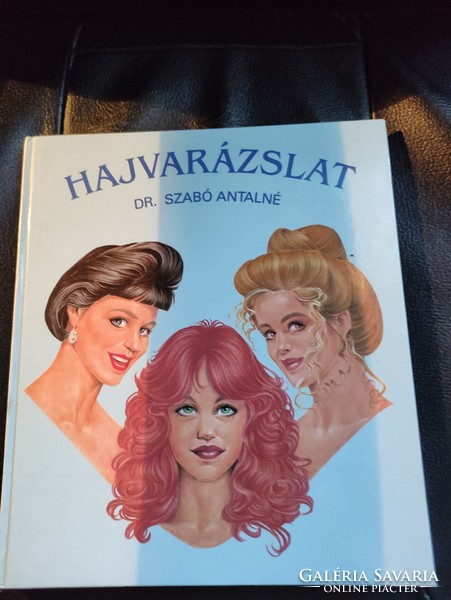 Hair magic - hairdresser basic book.