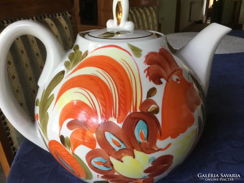 Giant teapot, 2.75 lit. Antique, in showcase condition (garage)