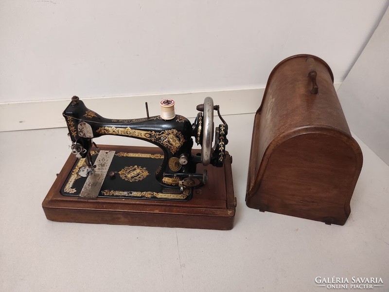 Antique sewing machine singer collection piece sewing machine box 856 5561