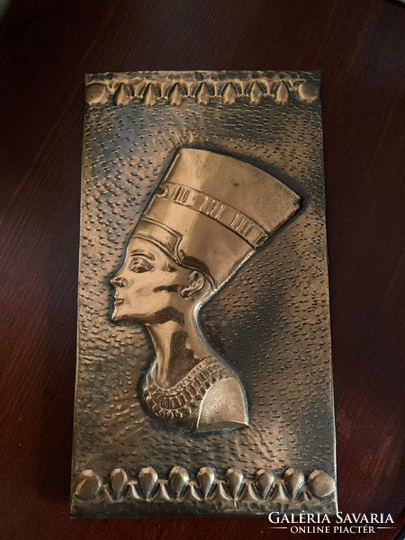 Nefertiti réz falikép