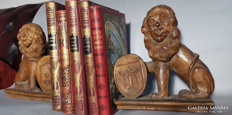 1800-as évek München címeres oroszlánok könyvtámaszok