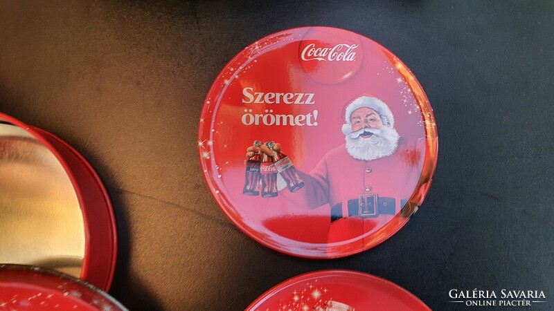 Coaster. 4Db. Coca colas. Wheel. 9.5 cm in diameter.