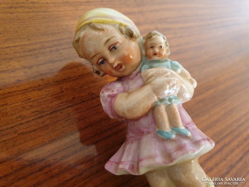 Régi Wagner & Apel Bertram porcelán babázó kislány nyuszival autóval vintage figura