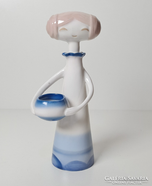 Ritka aquincumi porcelán figura / aquazur lány tállal