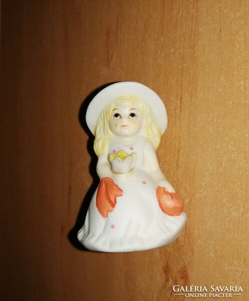 Little girl with a porcelain hat 5.5 cm (po-1)