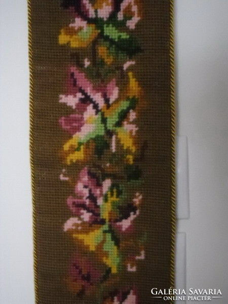 Maiden bell with tapestry embroidery