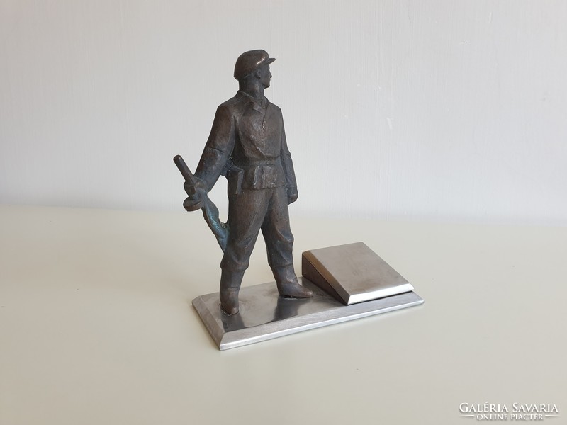 Régi retro munkásőr relikvia emlék bronz szobor munkásőrség emléktárgy