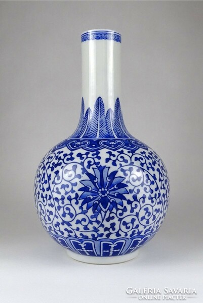 1J444 blue-white oriental Jingdezhen porcelain vase 28.5 Cm