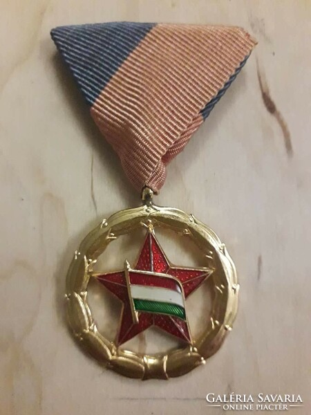 Sports Merit Medal of the Hungarian People's Republic, award with a golden crown