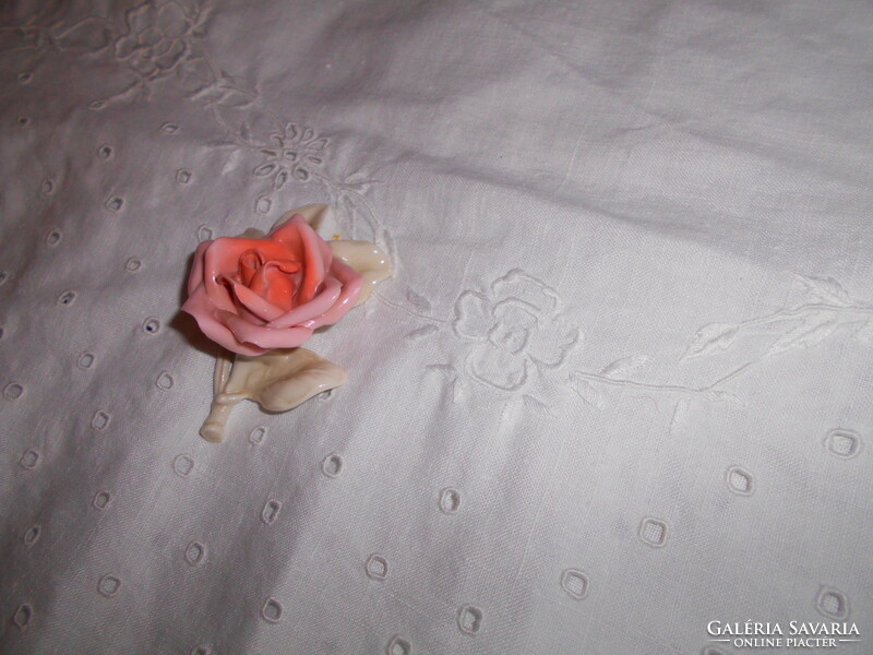 ENS porcelán vitrin dísz -halvány rózsaszínű rózsa