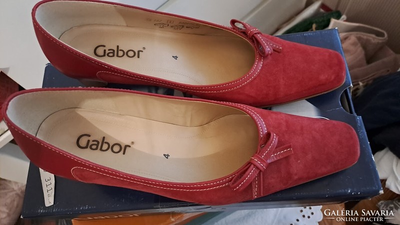 Leather, leather, red women's shoes with a small bow