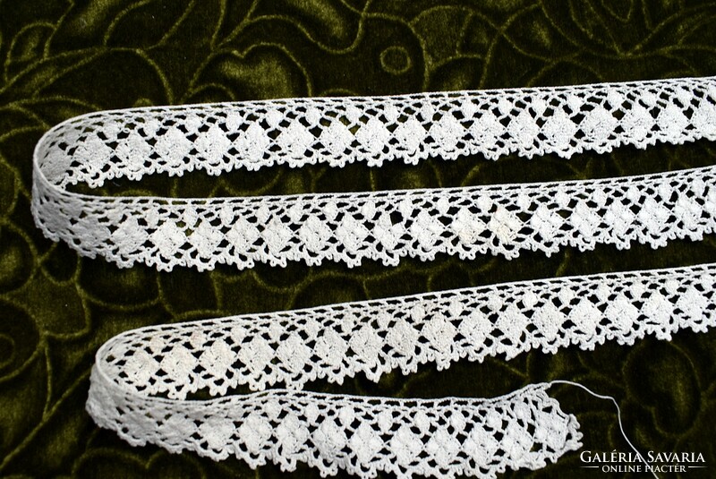 Horgolt csipke polc dísz , drapéria függöny terítő ruha csipke csík szalag 115 x 3 cm