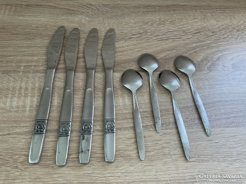 Stainless steel cutlery 4 knives 4 teaspoons