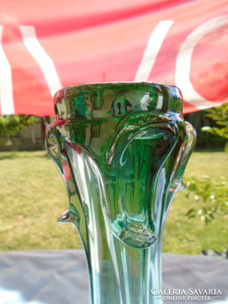 Frantisek Vizner cseh üveg váza állom szép szinben pompázik permet kék szinben 34,3 cm