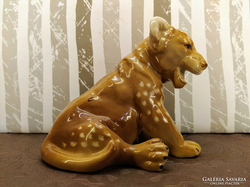 Lion cub - unmarked Rosenthal type porcelain