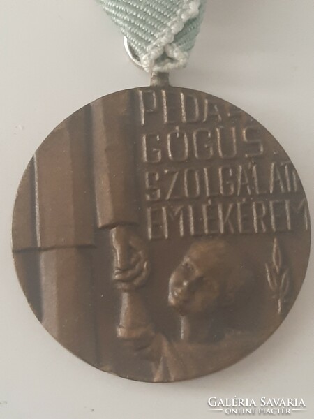 Pedagógus szolgálati emlékérem  bronz fokozat alapítva 1975