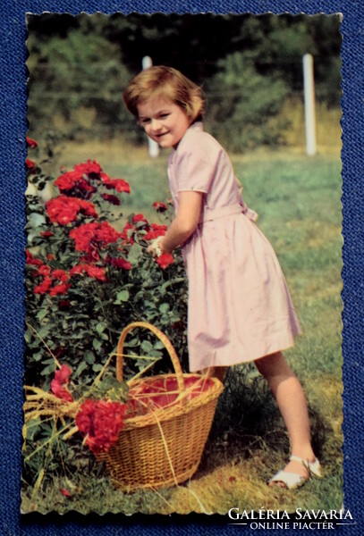 Vintage  üdvözlő fotó képeslap  kislány rózsával