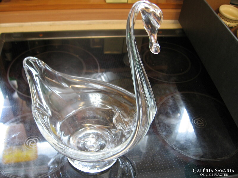Large swan crystal bowl