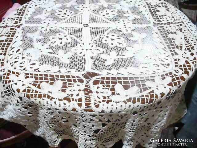 Vert lace antique larger tablecloth