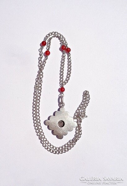 47 Cm. Stone pendant on a long chain, silver necklace