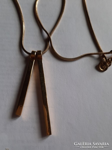 M& S aranysźínű  női nyaklánc hosszú, köves medállal