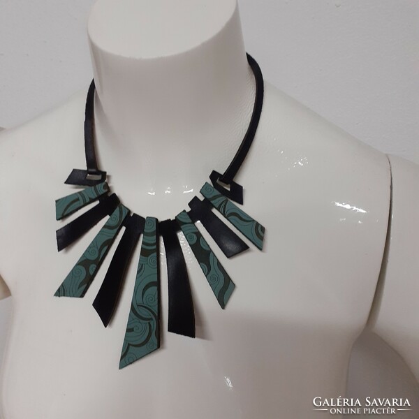 Green and black leather design necklace