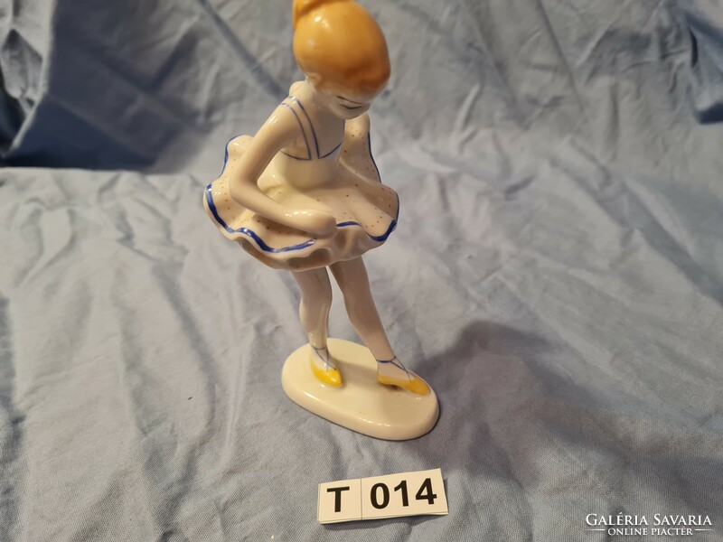 T014 Hollóházi balerina 14 cm