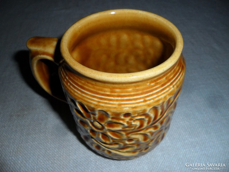 Honey-colored floral granite pitcher, mug zahajszky ? 4202