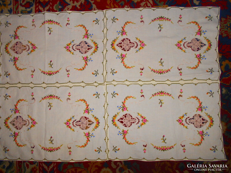 --Embroidered tablecloth with lace inserts, good condition 82 cm x 54 cm
