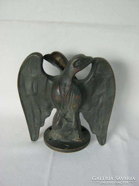 Bronze or copper eagle market bird