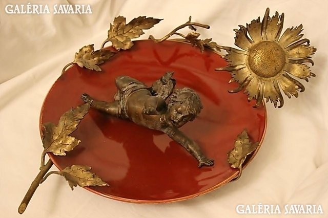 French Art Nouveau wall bowl bronze putto, decorated with an angel