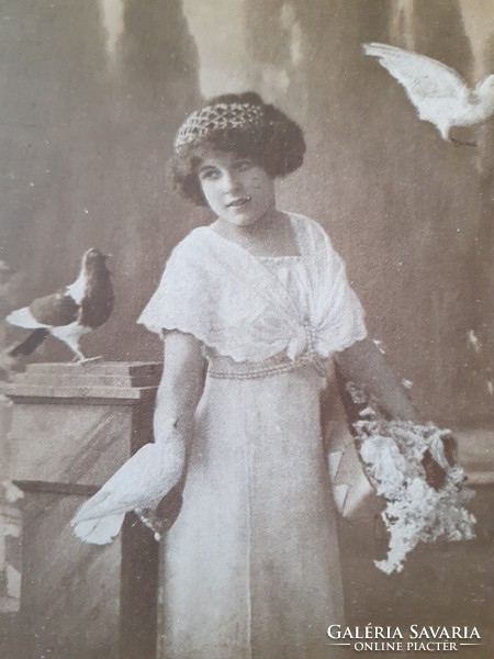 Régi fotó képeslap kislány galamb vintage levelezőlap