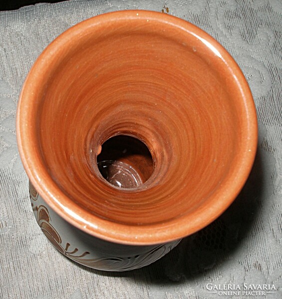 Kézzel festett kerámia váza