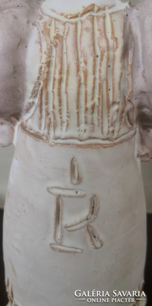 DT/066 - Kovács Éva Orsolya keramikus – Örvendő lány