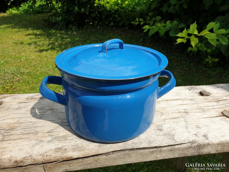 Enameled old vintage enameled small blue lidded iron pot pot decoration