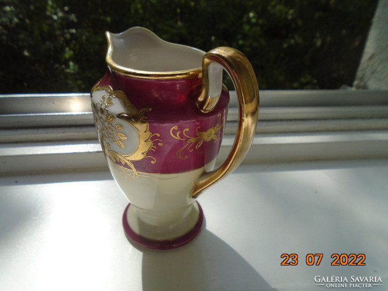 Embossed gold enamel flower pendant designs with Japanese burgundy cream cream spout