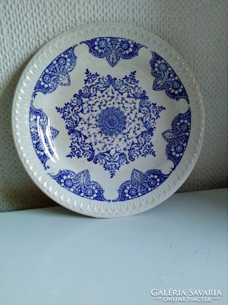 4 Plates with arabesque and rosette pattern, relief pattern