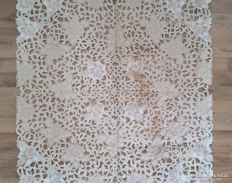 Decorative tablecloth 85x85 cm