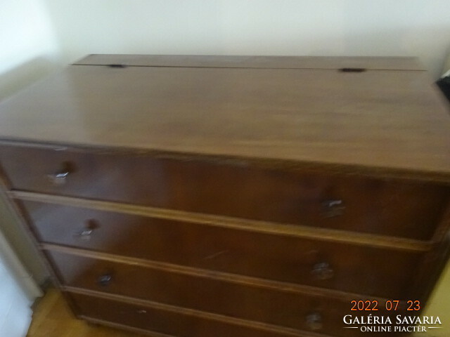 Bed linen holder, looks like a chest of drawers. Good condition . Hotel. It costs HUF 55/km! Jokai
